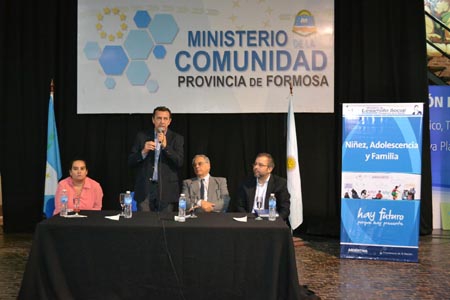 El gobierno provincial acenta polticas a favor de nios, adolescentes y familias en todo el territorio.