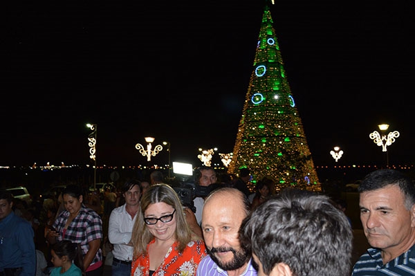 Insfrn habilit atrayentes ornamentaciones navideas en espacios pblicos de la ciudad.