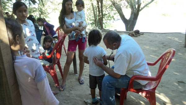 Permanentes atenciones de salud en los centros de evacuados.