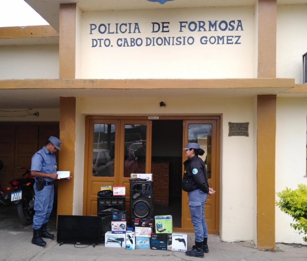 Detienen a tres personas y recuperan elementos sustraídos
