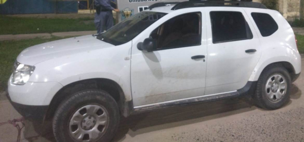 En un rápido accionar, la policía logró recuperar en pocos minutos un vehículo denunciado como sustraído.