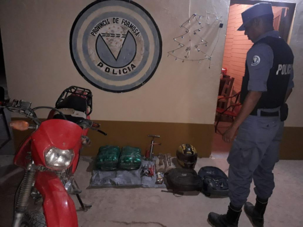 Interior. Lote 8: La Policía secuestró 10 kilos de hojas de coca en un control vehicular