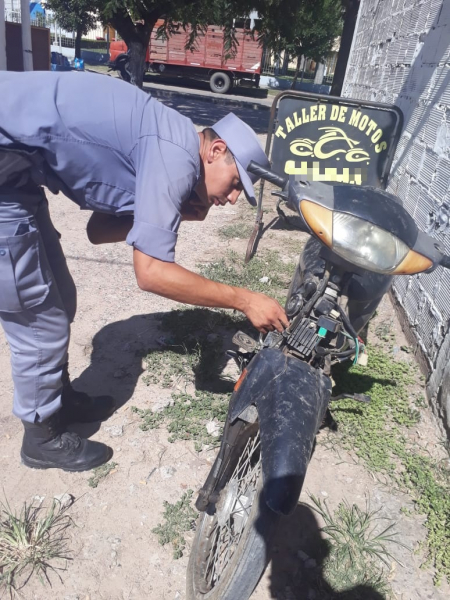 La Polic�a realiza trabajos de inspecci�n en talleres de la ciudad con fines preventivos