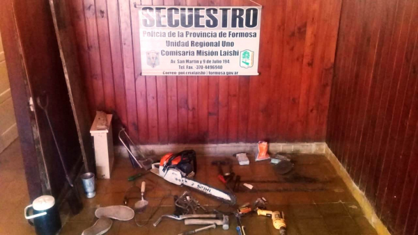 Interior. Misin Laishi.  La polica recupero gran cantidad de herramientas de trabajo sustrada en el barrio Agua Potable.