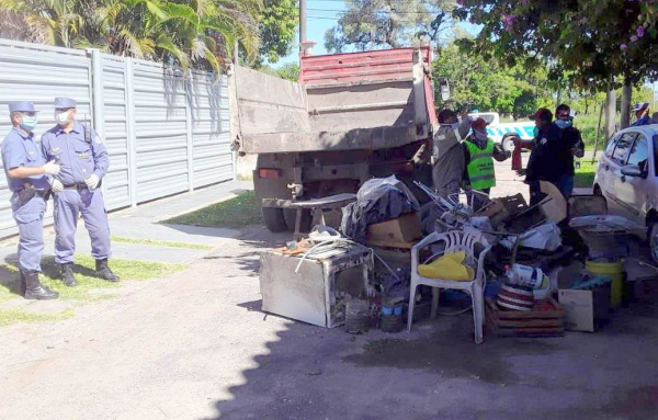 En preservacin de la salud pblica, la Polica allan una vivienda del barrio Fleming