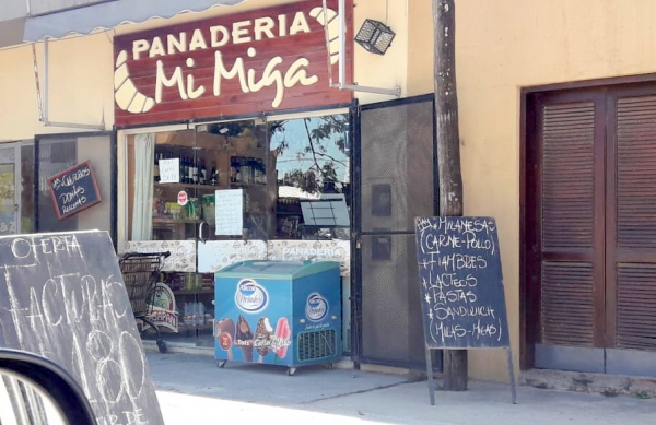 La Polica investiga robo a mano armada en una panadera del barrio Vial