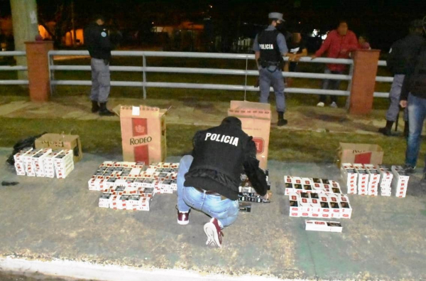 La Polica secuestr cigarrillos de contrabando  y detuvo a un sujeto en la avenida Riberea