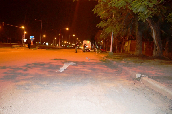 Una mujer que iba como acompaante en una  moto, muri en la avenida Gendarmera Nacional