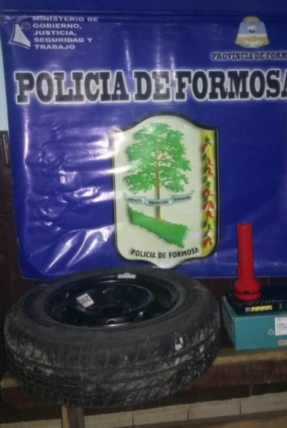 La Polica recuper elementos que fueron sustrados de un automvil y aprehendi a los sospechosos en el Distrito Cinco.