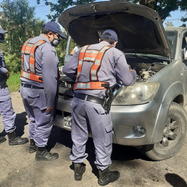 La Policía secuestró una camioneta con adulteraciones en el Control de Transito del acceso Sur a esta ciudad.