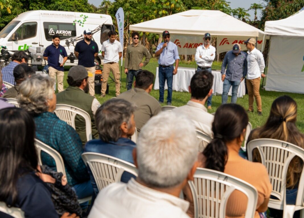 En Laguna Naineck se llev adelante una jornada demostrativa sobre la implementacin de drones para la produccin agrcola