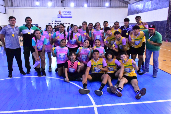 Handball para Tigre y Pastoril