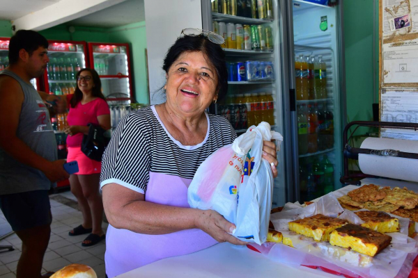 El Gobierno de Formosa distribuy bolsas de sidra y pan dulce en todo el territorio provincial