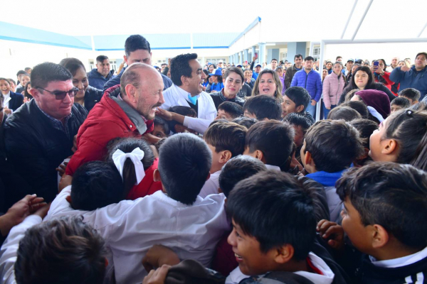 El Gobernador inauguró dos nuevos edificios educativos en Los Chiriguanos