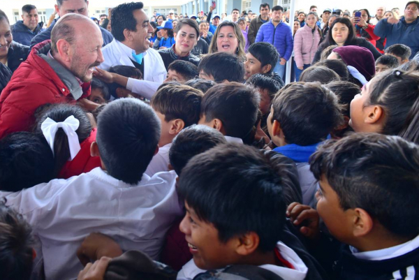 El Gobernador inaugur dos nuevos edificios educativos en Los Chiriguanos