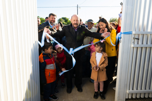 El Gobernador inauguró el CDI de Laguna Naineck, una obra de 