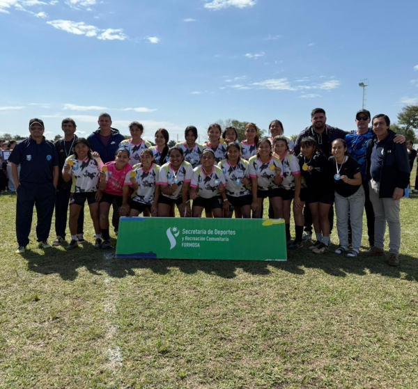 Las chicas de Ingeniero Ju�rez campeonas