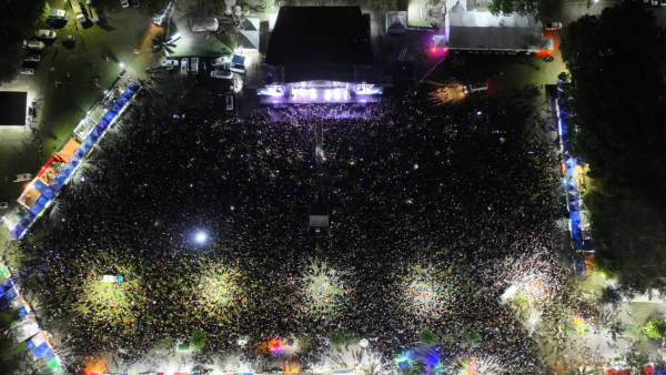Más de 180 mil personas en la noche del festival de la Fiesta Nacional del Pomelo