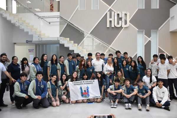 Estudiantes secundarios recorrieron el Concejo Deliberante capitalino