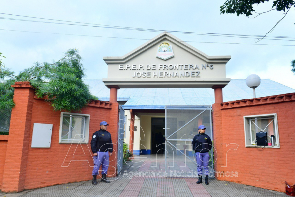 Las escuelas est�n listas para los comicios del domingo 26, confirm� el ministro de Educaci�n
