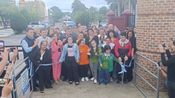 Ar�oz valor� la realizaci�n de la expo que 