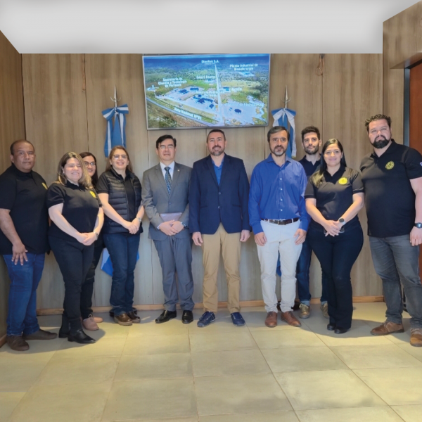 El Cónsul de la República del Paraguay y autoridades de la UNA visitaron el Polo Científico