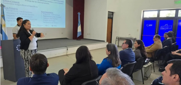 FORTALECIENDO A LA COMUNIDAD EDUCATIVA