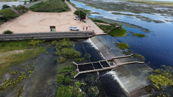 Pobladores destacan las obras realizadas por el Gobierno provincial para reforzar las barreras de contenci�n