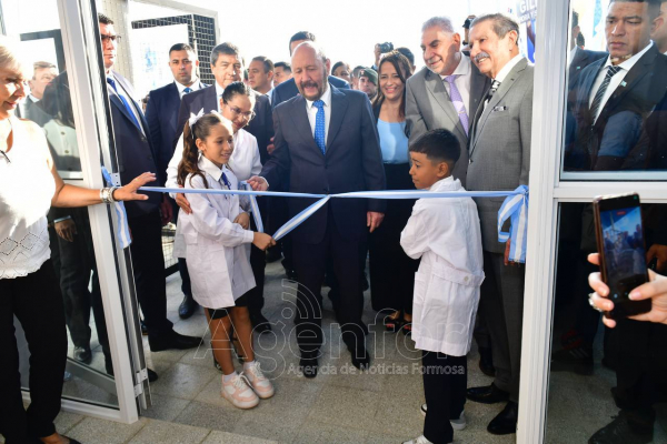 Tras habilitar tres nuevos edificios, el Gobernador lleg� a las 1555 obras educativas inauguradas en el inicio del ciclo lectivo