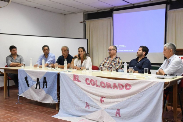 La presidenta de la FAA se reuni� con productores en El Colorado