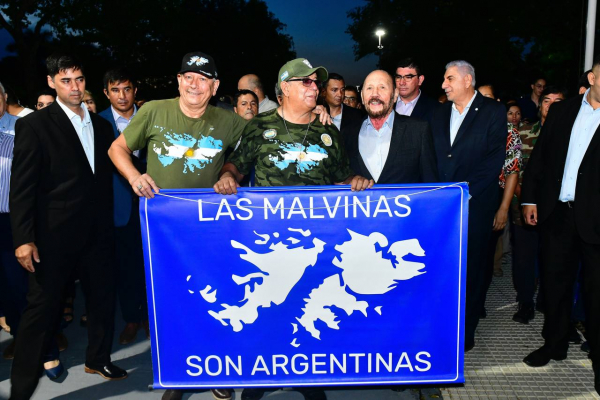 Insfr�n inaugur� la plazoleta 