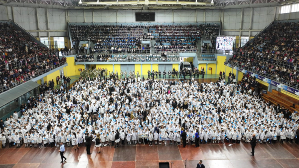 El Gobernador tomó la promesa de lealtad a la Bandera de Formosa a estudiantes de cuarto grado