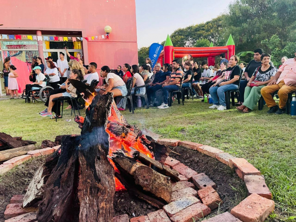 El Centro Ocupacional Inclusivo celebr� su tercer aniversario con un gran fog�n comunitario