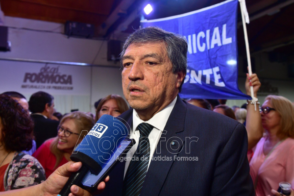 Ar�oz detall� los alcances del protocolo de seguridad y el marco regulatorio para celulares en las escuelas