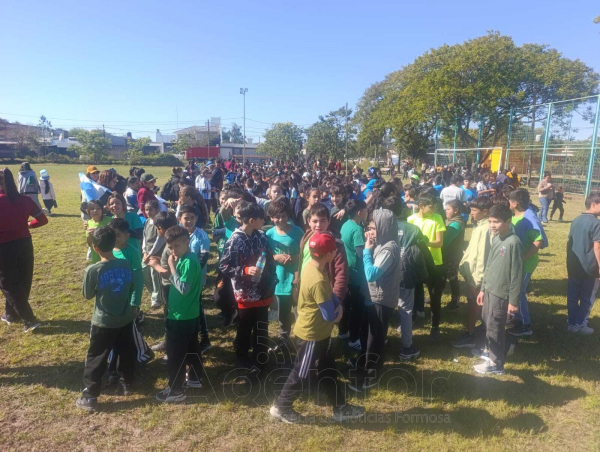 En el marco de los festejos por un nuevo aniversario, la EPEP N° 445 realizó una maratón escolar
