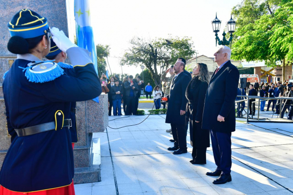 El gobernador Insfr�n presidi� el acto por el D�a de la Bandera en el 206� aniversario del paso a la inmortalidad de Belgrano