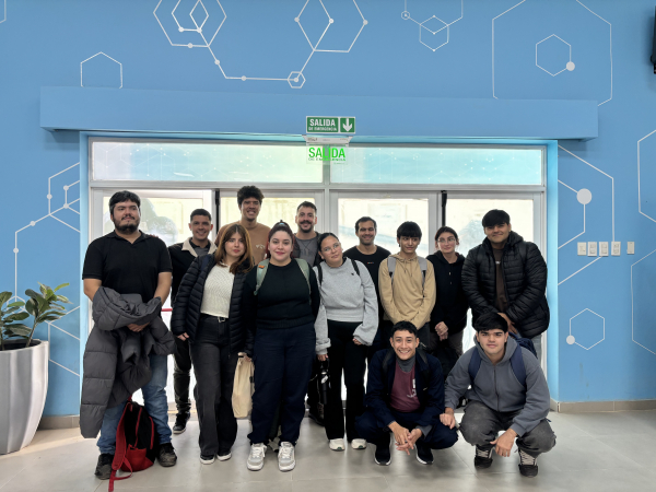Estudiantes del Instituto Politécnico fortalecen su formación profesional en el Centro de Inclusión Digital