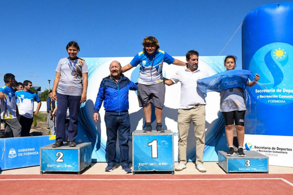 El Gobernador presenci� la final provincial de Atletismo Adaptado de los Juegos Evita Formose�os
