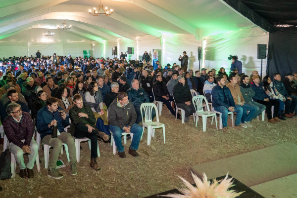 Laguna Yema: El CEDEVA fue sede de la jornada t�cnica enfocada en el pasto como insumo de la ganader�a formose�a