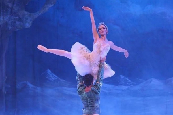 "EL LAGO DE LOS CISNES" LLEGAR� AL CINE TEATRO ITALIA CON BAILARINES INVITADOS DEL BALLET DE C�RDOBA