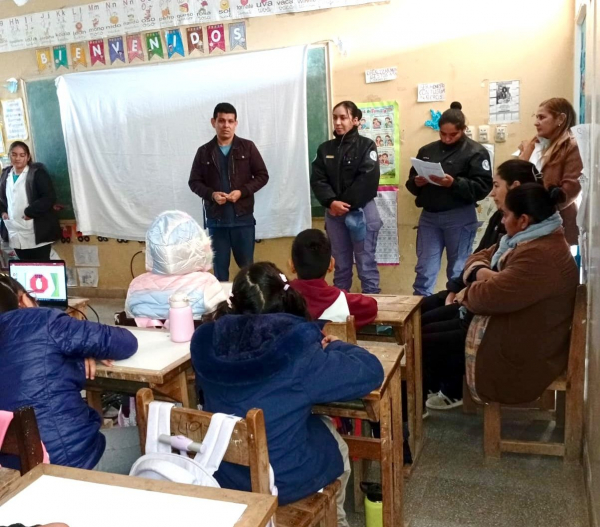 El centro de salud de Lote 8 participó de una jornada educativa para prevenir el bullying