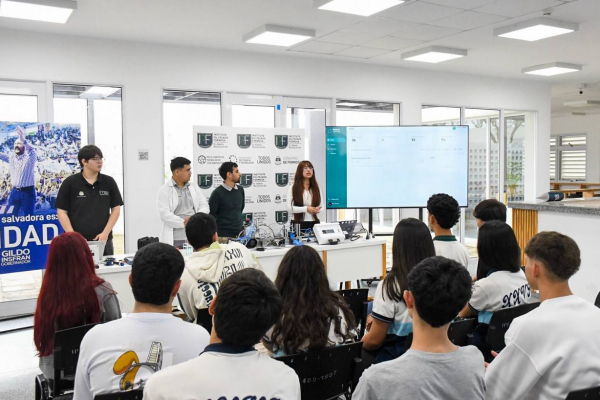 Estudiantes de la EPES N�32 de Mansilla visitaron el Polo Cient�fico, Tecnol�gico y de Innovaci�n