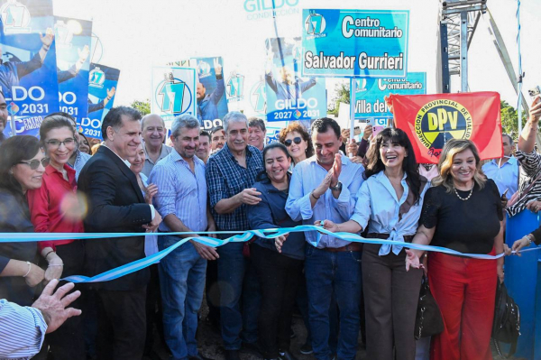 El Gobierno provincial inauguró el flamante puente del barrio Sagrado Corazón