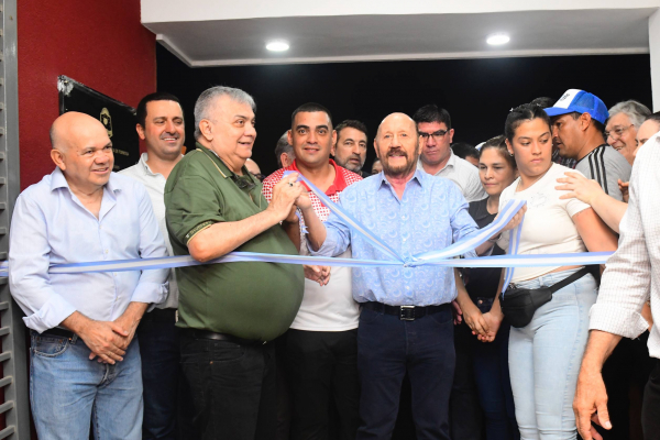El gobernador Insfr�n inaugur� las obras del Club Independiente de El Colorado y dio apertura al Torneo de la Amistad