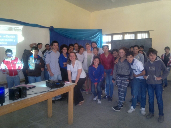 Acoso escolar entre pares y herramientas comunicacionales