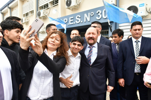 Insfrn encabez el acto de inauguracin de las obras de ampliacin de la EPES N30 en el Eva Pern