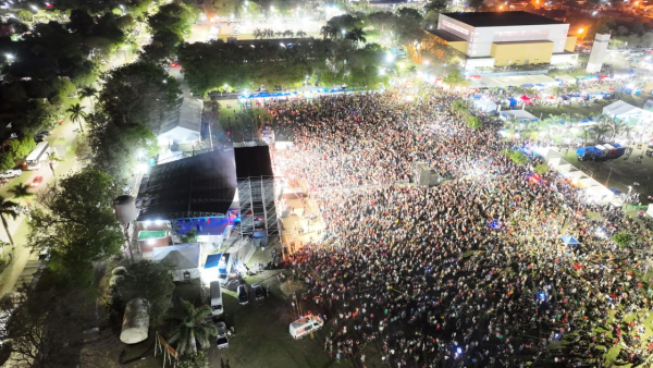 Más de 150 mil personas en la primera jornada de la Fiesta Nacional del Pomelo