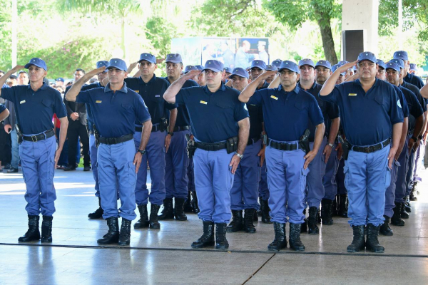 El gobernador Insfrán encabezó el acto de ascenso de 1353 efectivos policiales