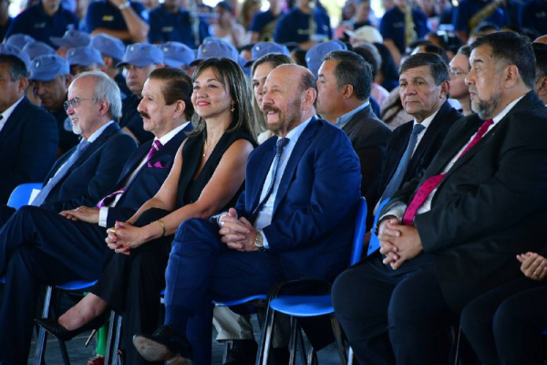 El gobernador Insfrán encabezó el acto de ascenso de 1353 efectivos policiales