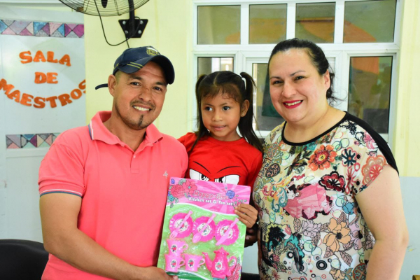 Por el Día de Reyes, niños y niñas recibieron sus juguetes en escuelas de toda la provincia